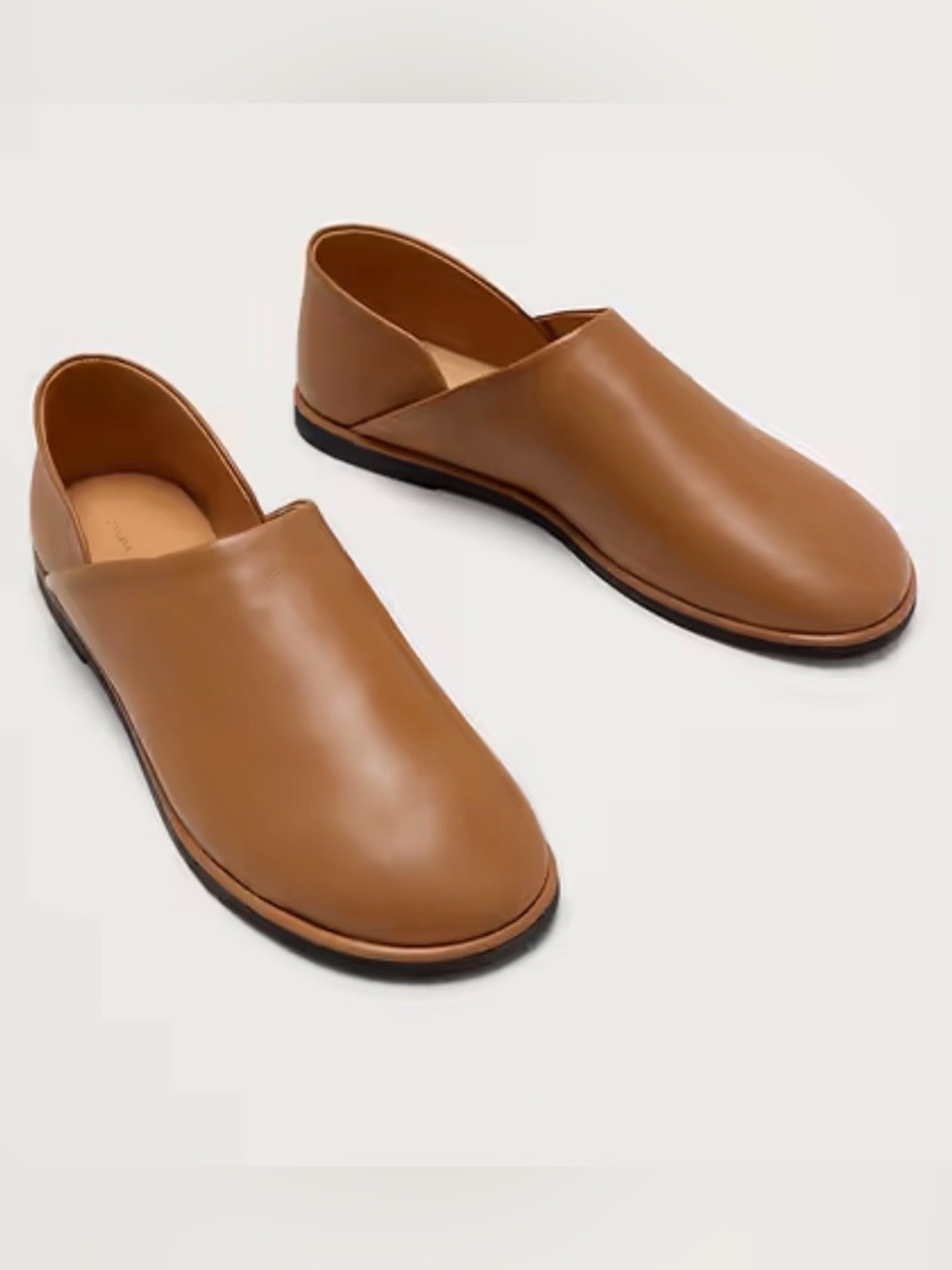 NWT Banana Republic Italian Leather Slip on Tan Flats Sz 8.5.